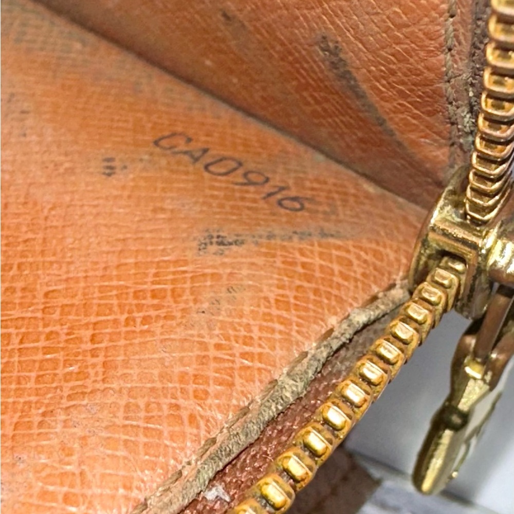 Louis Vuitton Sarah Long Monogram Wallet with Certificate of Authenticity - Picture 10 of 11
